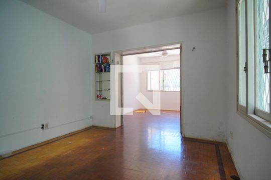 Sala de casa para alugar com 7 quartos, 270m² em Auxiliadora, Porto Alegre