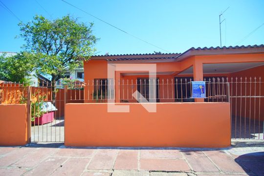 Fachada de casa à venda com 3 quartos, 300m² em Santa Teresa, São Leopoldo