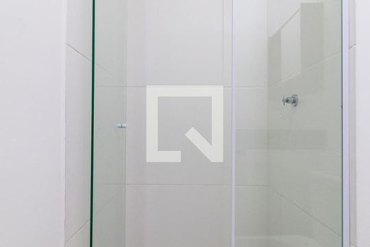 Banheiro de apartamento à venda com 2 quartos, 38m² em Veleiros, São Paulo