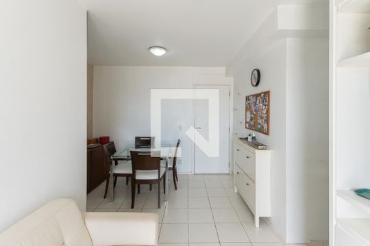Sala de apartamento à venda com 2 quartos, 50m² em São Cristóvão, Rio de Janeiro