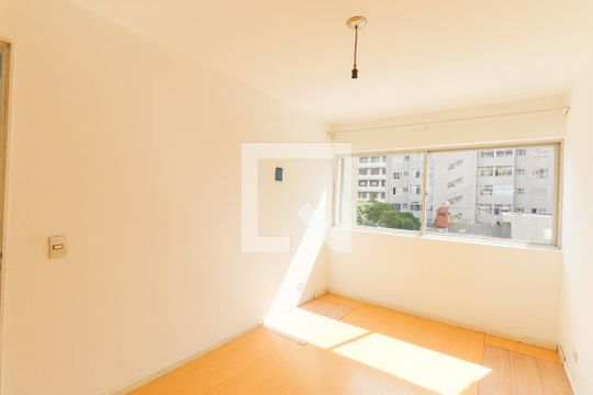 Quarto 2 de apartamento para alugar com 2 quartos, 47m² em Centro, Curitiba
