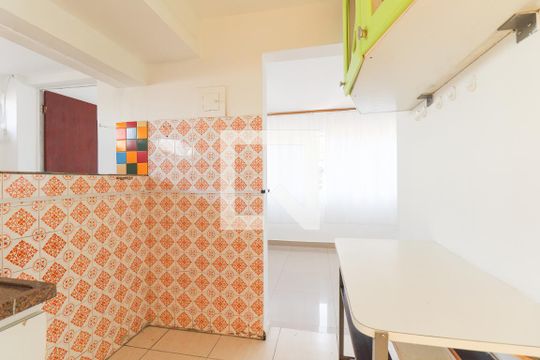 Cozinha de apartamento para alugar com 2 quartos, 47m² em Centro, Curitiba