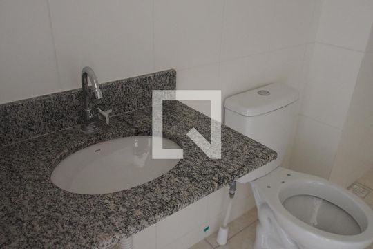 Banheiro de apartamento à venda com 3 quartos, 55m² em Jardim Carlos Gomes, Jundiaí