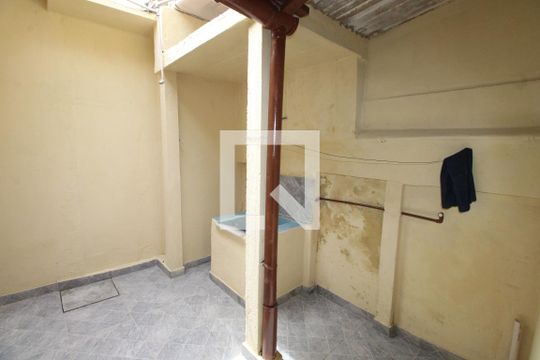 Área de Serviço de casa para alugar com 2 quartos, 70m² em Oswaldo Cruz, Rio de Janeiro