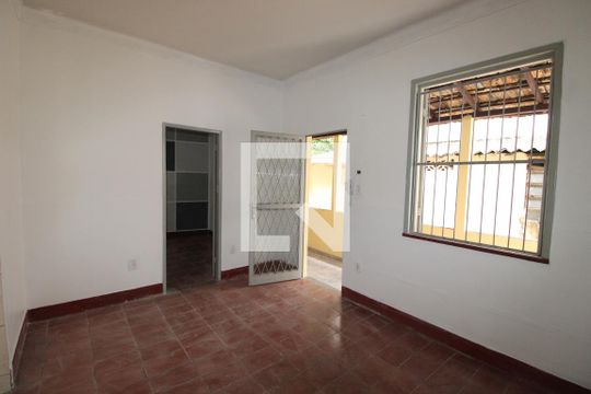 Sala de casa para alugar com 2 quartos, 70m² em Oswaldo Cruz, Rio de Janeiro