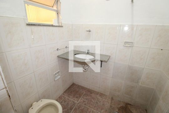 Banheiro de casa para alugar com 2 quartos, 70m² em Oswaldo Cruz, Rio de Janeiro
