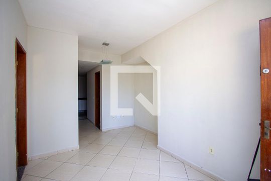 Sala de casa de condomínio para alugar com 2 quartos, 90m² em Boa Vista, São Gonçalo