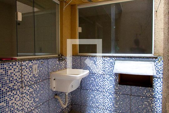 Área de Serviço de casa de condomínio para alugar com 2 quartos, 90m² em Boa Vista, São Gonçalo