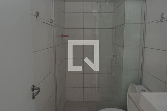 Banheiro  de apartamento à venda com 2 quartos, 47m² em Primavera, Novo Hamburgo