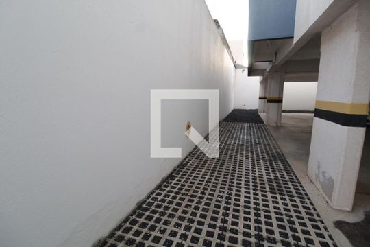 Garagem de apartamento para alugar com 2 quartos, 54m² em Granada, Uberlândia