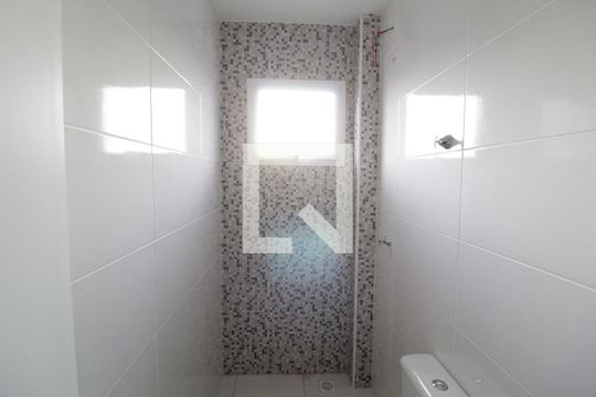 Banheiro Social de apartamento para alugar com 2 quartos, 54m² em Granada, Uberlândia