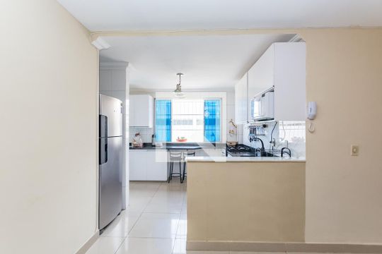Cozinha de apartamento à venda com 3 quartos, 82m² em Nova Granada, Belo Horizonte