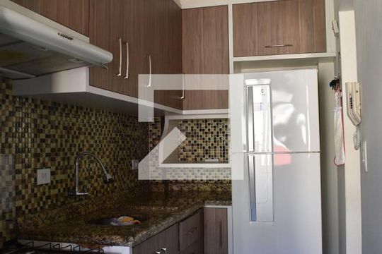 Cozinha de apartamento para alugar com 2 quartos, 58m² em Boa Vista, Curitiba