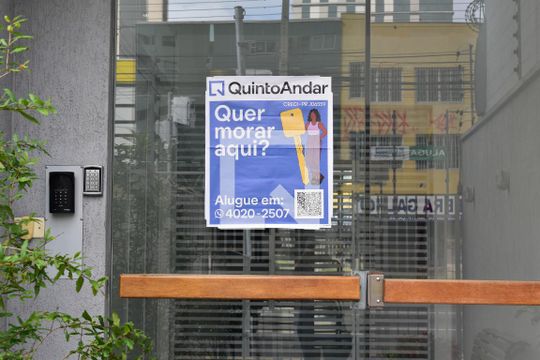 Plaquinha de apartamento para alugar com 1 quarto, 51m² em Centro, Curitiba