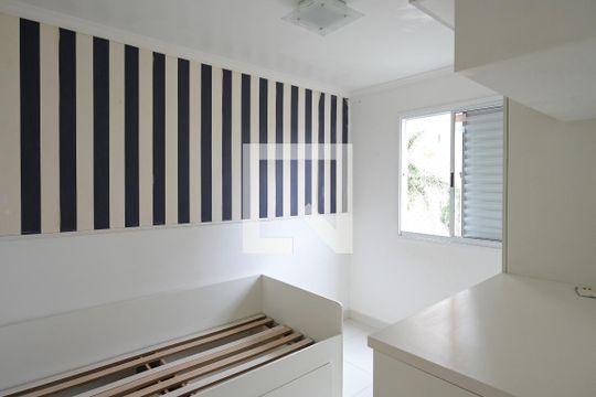 Quarto 2 de apartamento para alugar com 2 quartos, 47m² em Taboão, São Paulo