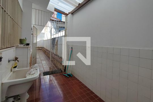 Área de Serviço de casa para alugar com 4 quartos, 255m² em Vila Nova Sao Jose, Campinas