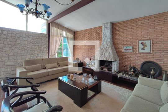 Casa para alugar com 4 quartos, 255m² em Vila Nova Sao Jose, Campinas