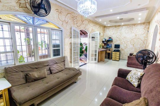 Sala de casa para alugar com 3 quartos, 250m² em Mirim, Praia Grande