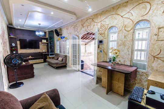 Casa para alugar com 3 quartos, 250m² em Mirim, Praia Grande