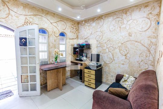 Sala de casa para alugar com 3 quartos, 250m² em Mirim, Praia Grande