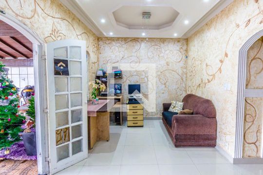Sala de casa para alugar com 3 quartos, 250m² em Mirim, Praia Grande