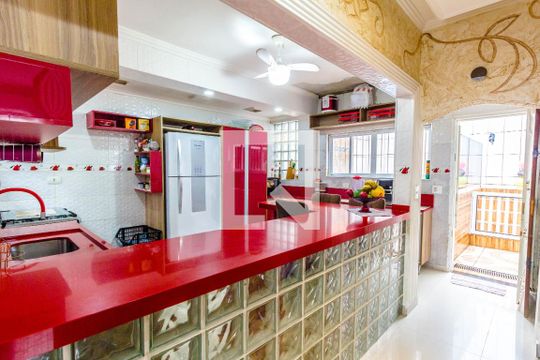 Cozinha de casa para alugar com 3 quartos, 250m² em Mirim, Praia Grande