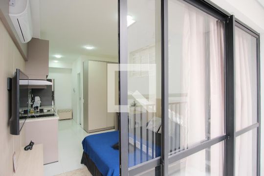 Varanda de kitnet/studio à venda com 1 quarto, 26m² em Tatuapé, São Paulo