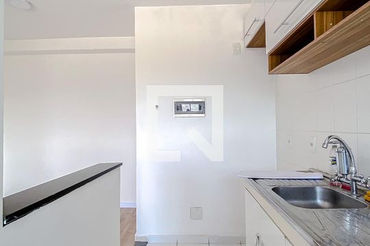 Cozinha de apartamento para alugar com 1 quarto, 30m² em Cambuci, São Paulo