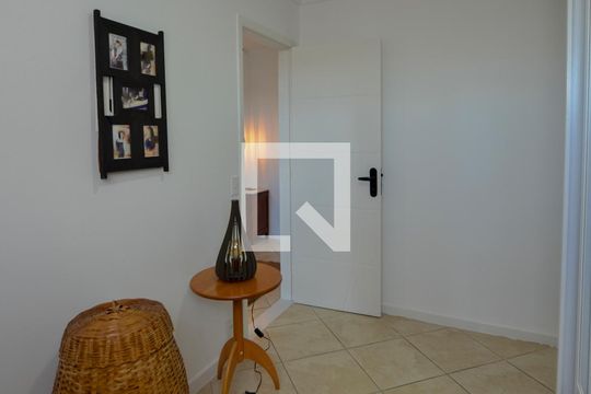 Closet da suíte 2 de casa de condomínio à venda com 5 quartos, 450m² em Vargem Pequena, Rio de Janeiro