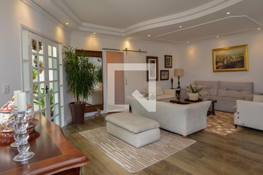 Sala de casa de condomínio à venda com 5 quartos, 450m² em Vargem Pequena, Rio de Janeiro