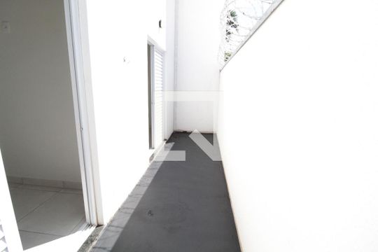 Corredor Quartos de apartamento para alugar com 2 quartos, 67m² em Tibery, Uberlândia