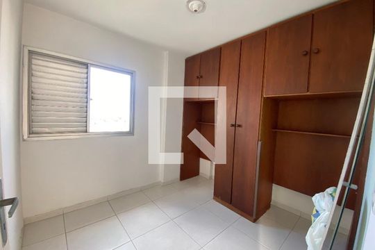 Quarto 1 de apartamento para alugar com 2 quartos, 62m² em Jaguaré, São Paulo