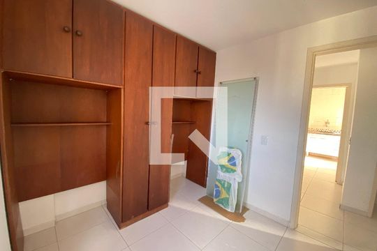 Quarto 1 de apartamento para alugar com 2 quartos, 62m² em Jaguaré, São Paulo