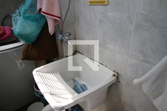 Área de Serviço de apartamento para alugar com 2 quartos, 52m² em Olaria, Rio de Janeiro