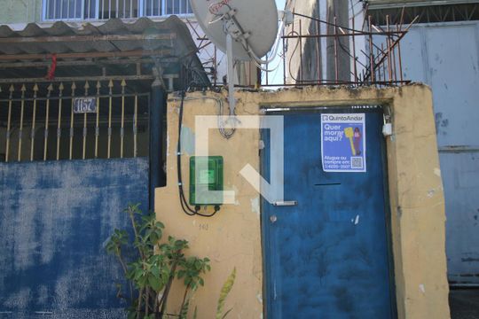 Placa de apartamento para alugar com 2 quartos, 52m² em Olaria, Rio de Janeiro