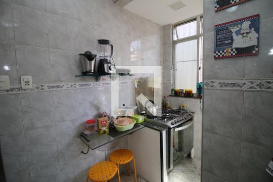 Cozinha de apartamento para alugar com 2 quartos, 52m² em Olaria, Rio de Janeiro