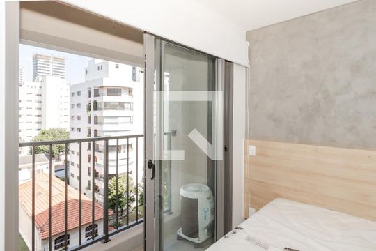 Varanda de kitnet/studio para alugar com 1 quarto, 25m² em Campo Belo, São Paulo