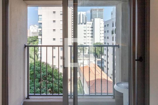 Varanda de kitnet/studio para alugar com 1 quarto, 25m² em Campo Belo, São Paulo