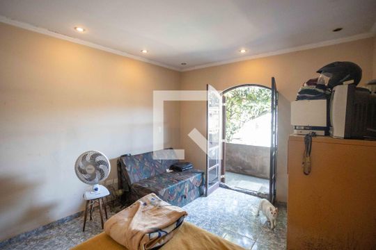 Quarto Suíte 1 de casa à venda com 2 quartos, 250m² em Jardim Miriam, São Paulo