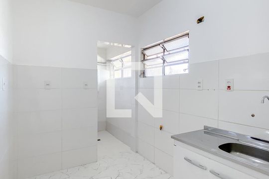 Cozinha de apartamento para alugar com 1 quarto, 45m² em Vila Mariana, São Paulo