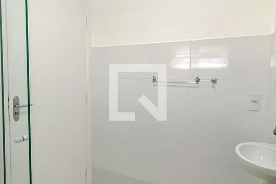 Banheiro de apartamento para alugar com 1 quarto, 45m² em Vila Mariana, São Paulo