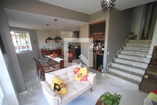 Sala 2 de casa de condomínio à venda com 3 quartos, 250m² em Badu, Niterói