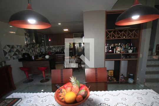 Sala de Jantar de casa de condomínio à venda com 3 quartos, 250m² em Badu, Niterói