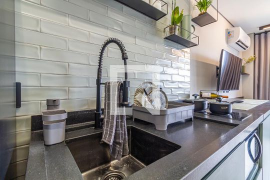 Cozinha de kitnet/studio para alugar com 1 quarto, 25m² em Pinheiros, São Paulo