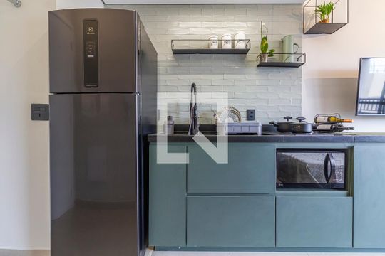 Cozinha de kitnet/studio para alugar com 1 quarto, 25m² em Pinheiros, São Paulo