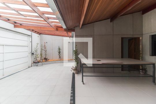 Garagem de casa para alugar com 3 quartos, 250m² em Vila Ipiranga, Mogi das Cruzes