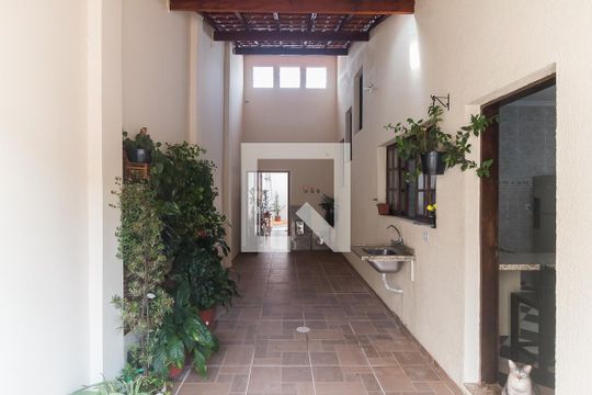 Área de Serviço de casa para alugar com 3 quartos, 250m² em Vila Ipiranga, Mogi das Cruzes