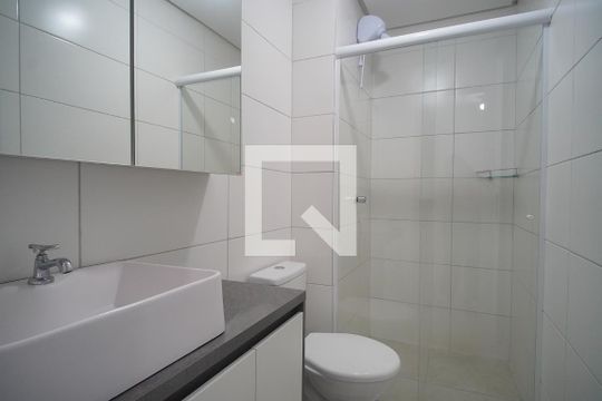 Banheiro de apartamento à venda com 2 quartos, 57m² em Primavera, Novo Hamburgo