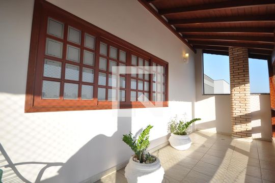 Sacada de casa à venda com 5 quartos, 650m² em Jardim Guapira, São Paulo