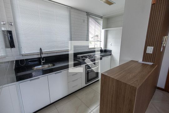 Cozinha de apartamento à venda com 3 quartos, 110m² em Santa Mônica, Belo Horizonte